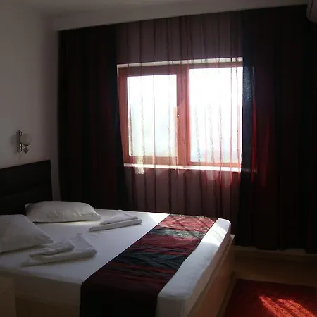 Casa Lacul Sarat *